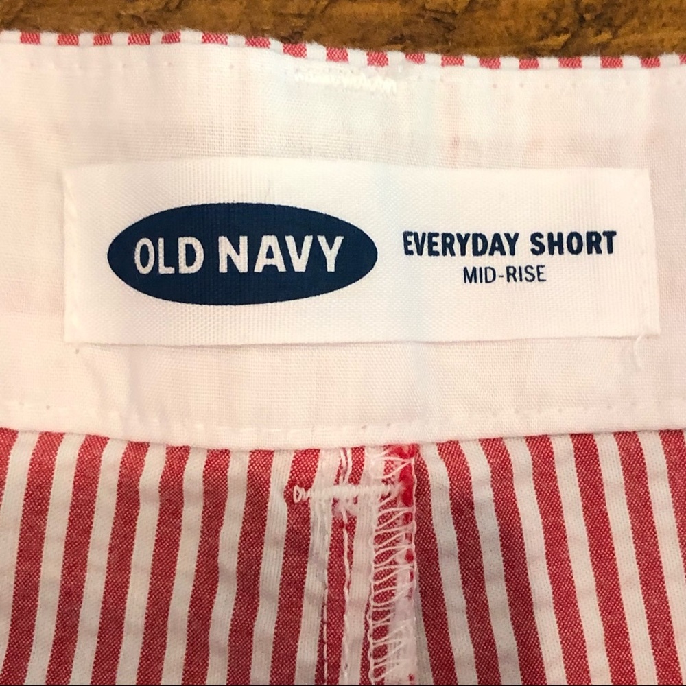 Old Navy Red & White Seersucker Shorts EUC - Picture 8 of 11